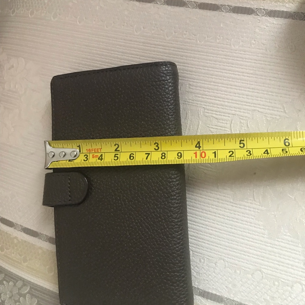 SOLD! Authentic Coach iPhone leather wristlet. - Picture 4 of 8